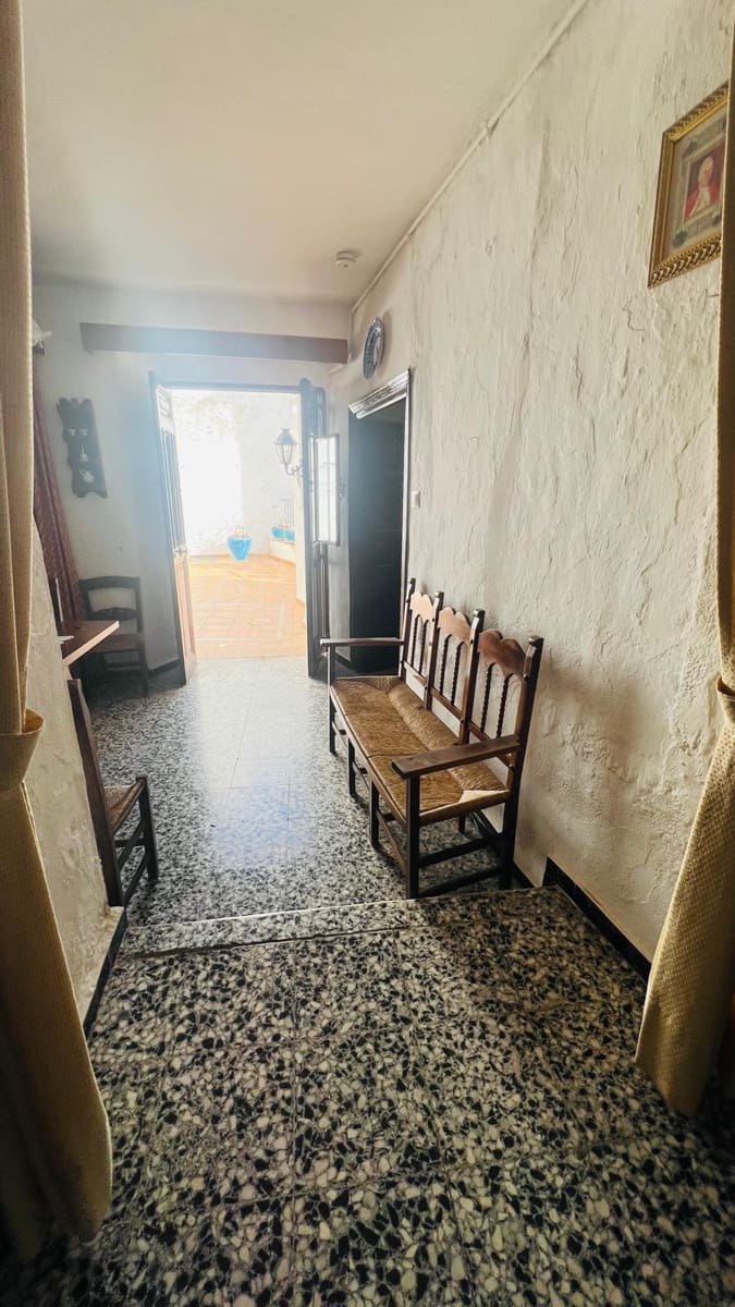 6 slaapkamer Villa te koop in Alora met garage - € 250.000 (Ref: 10182102)
