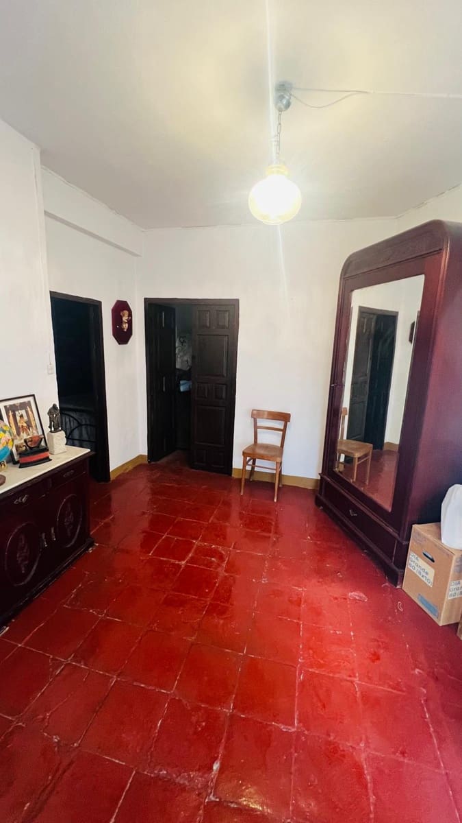 6 slaapkamer Villa te koop in Alora met garage - € 250.000 (Ref: 10182102)
