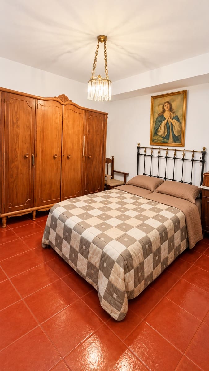 6 slaapkamer Villa te koop in Alora met garage - € 250.000 (Ref: 10182102)