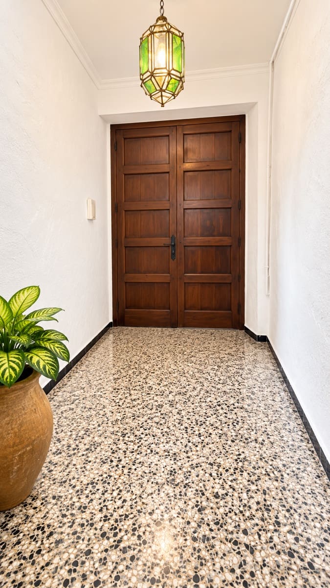 6 slaapkamer Villa te koop in Alora met garage - € 250.000 (Ref: 10182102)