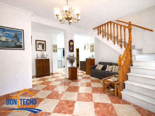 3 soverom Hus til salgs i Torre del Mar, Vélez-Málaga med garasje - € 450 000 (Ref: 9669469)