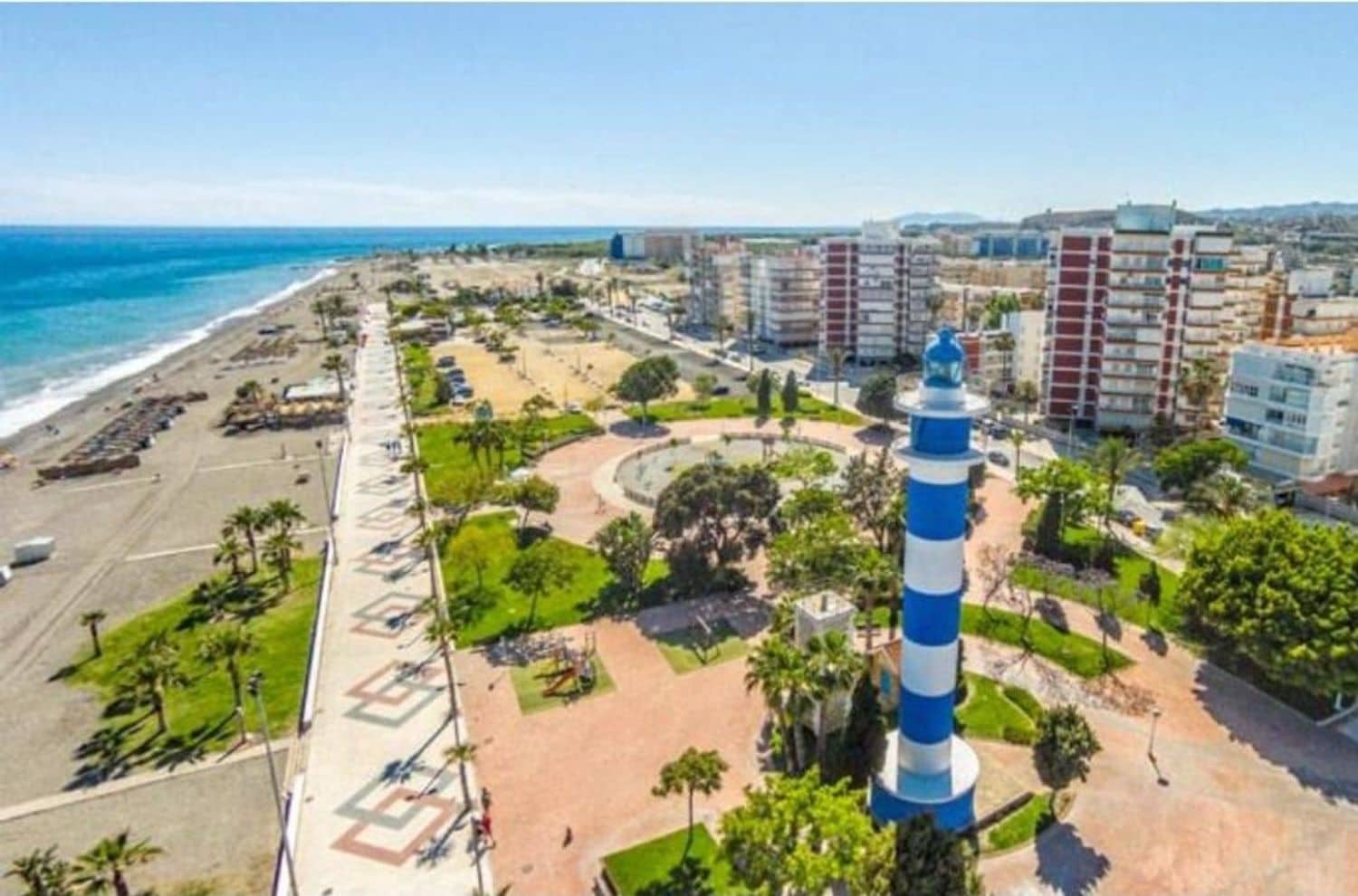 3 bedroom Townhouse for sale in Torre del Mar with garage - € 450,000 (Ref: 9669469)