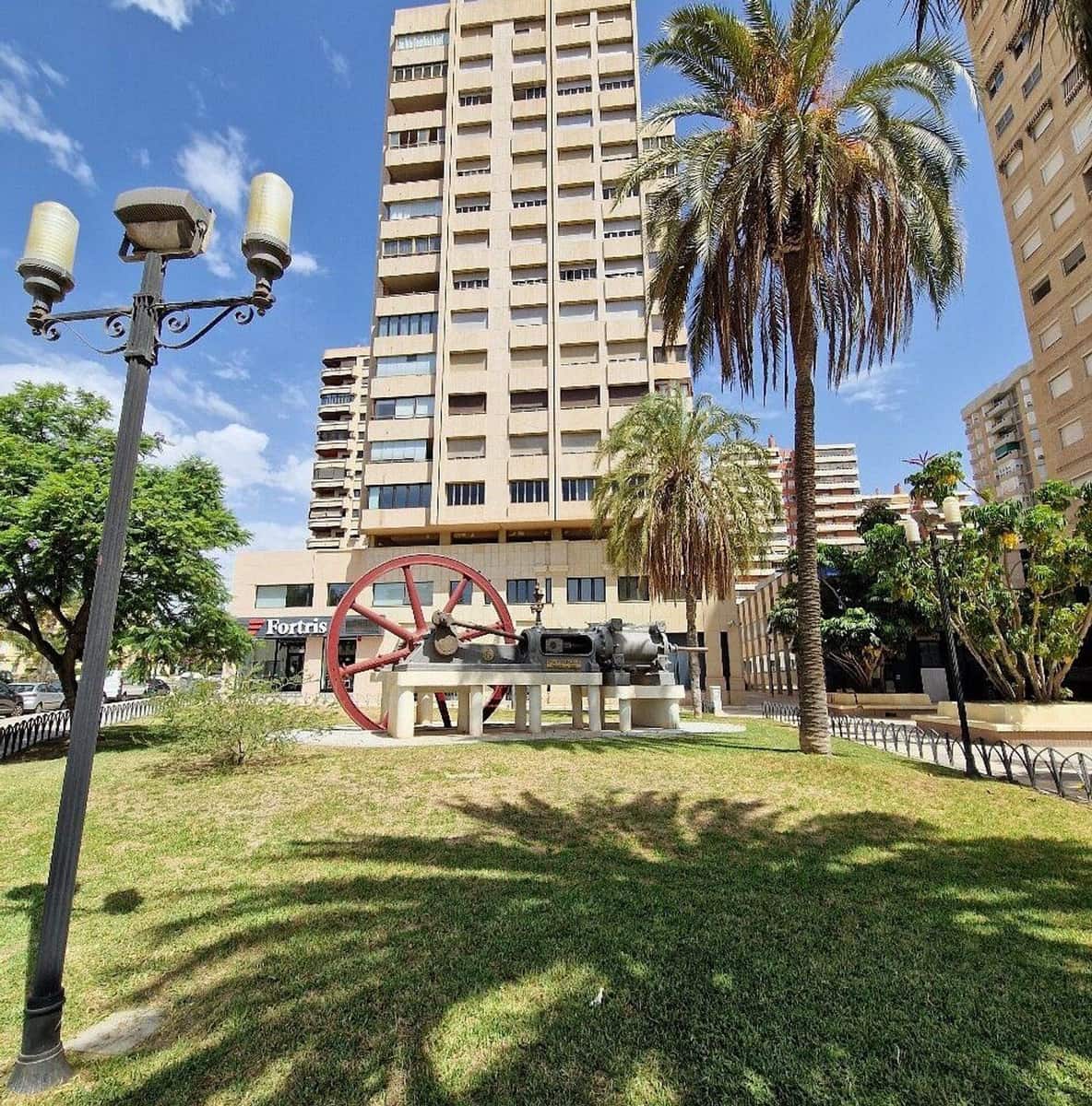 4 sovrum Lägenhet till salu i Malaga stad med garage - 819 000 € (Ref: 9669474)