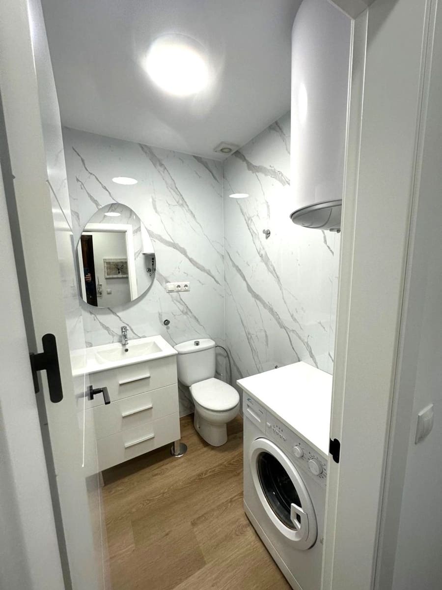 Appartement de 1 chambre à louer à Malaga ville avec garage - 1 150 € (Ref: 9669479)