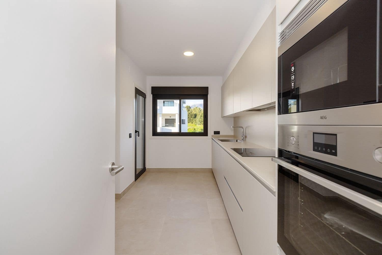 3 sypialnia Apartament na sprzedaż w Casares z basenem garażem - 787 600 € (Ref: 9669485)