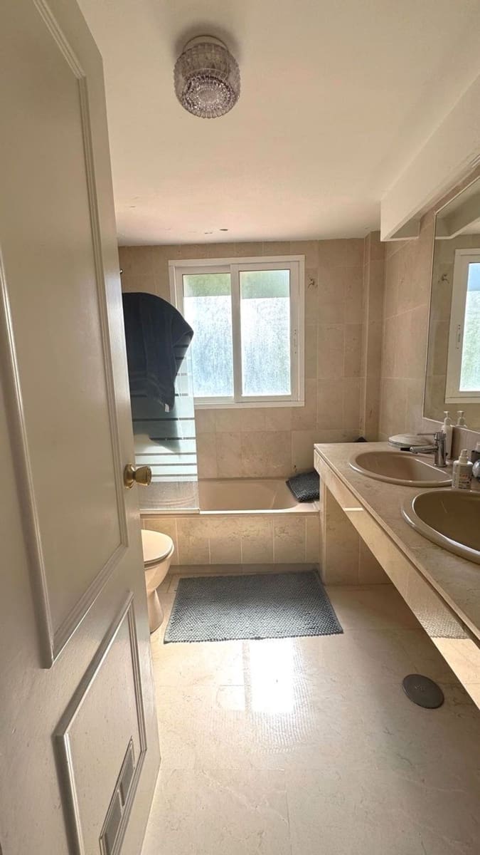 2 quarto Apartamento para venda em Estepona com piscina garagem - 285 000 € (Ref: 9669489)