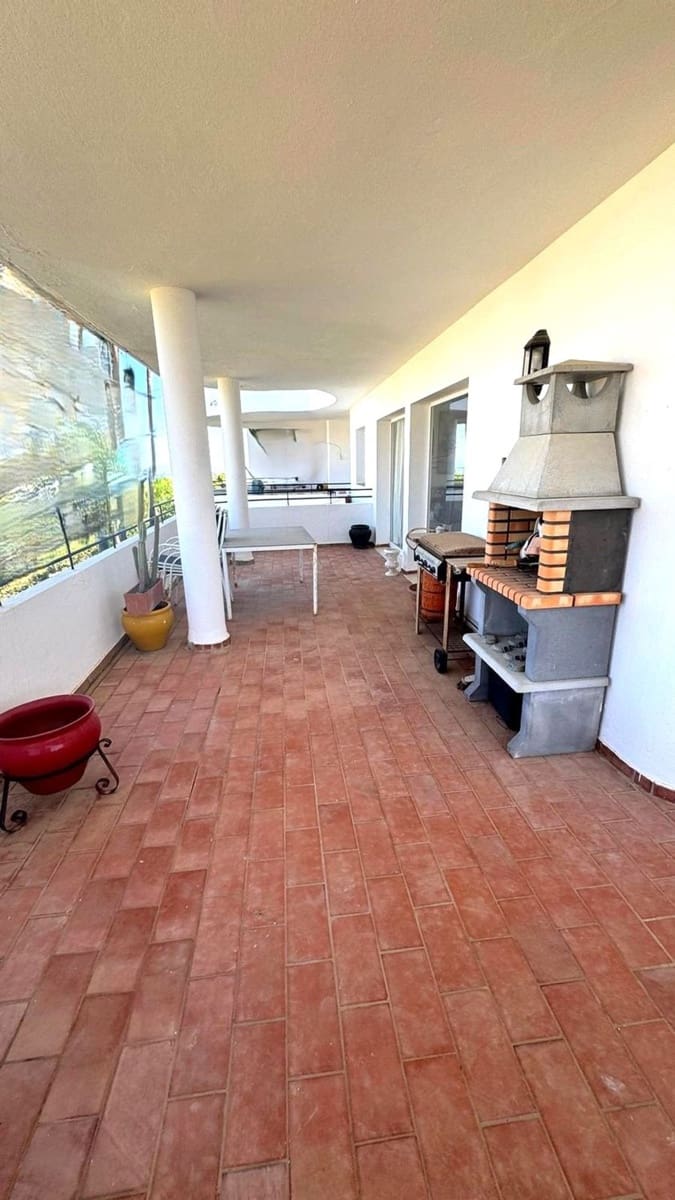 2 quarto Apartamento para venda em Estepona com piscina garagem - 285 000 € (Ref: 9669489)