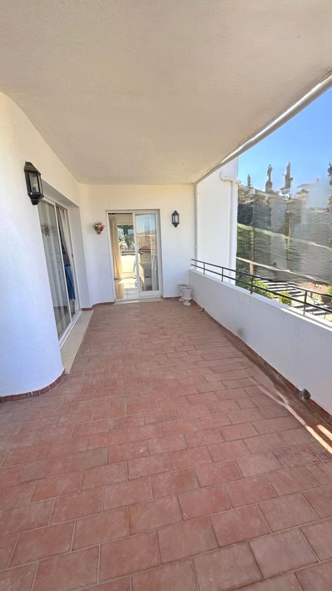 2 quarto Apartamento para venda em Estepona com piscina garagem - 285 000 € (Ref: 9669489)