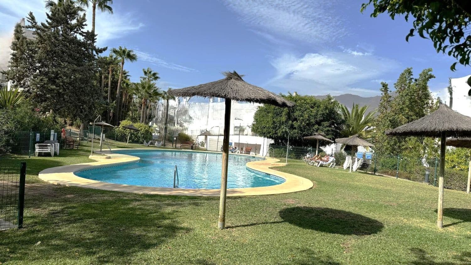 2 quarto Apartamento para venda em Estepona com piscina garagem - 285 000 € (Ref: 9669489)