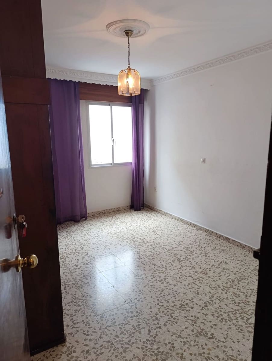 3 soveværelse Lejlighed til salg i Estepona med garage - € 299.500 (Ref: 9669490)