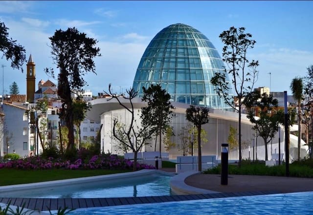 4 Zimmer Apartment zu verkaufen in Sierra de Estepona - Avda. de Andalucía, Estepona mit Garage - 299.000 € (Ref: 9669494)