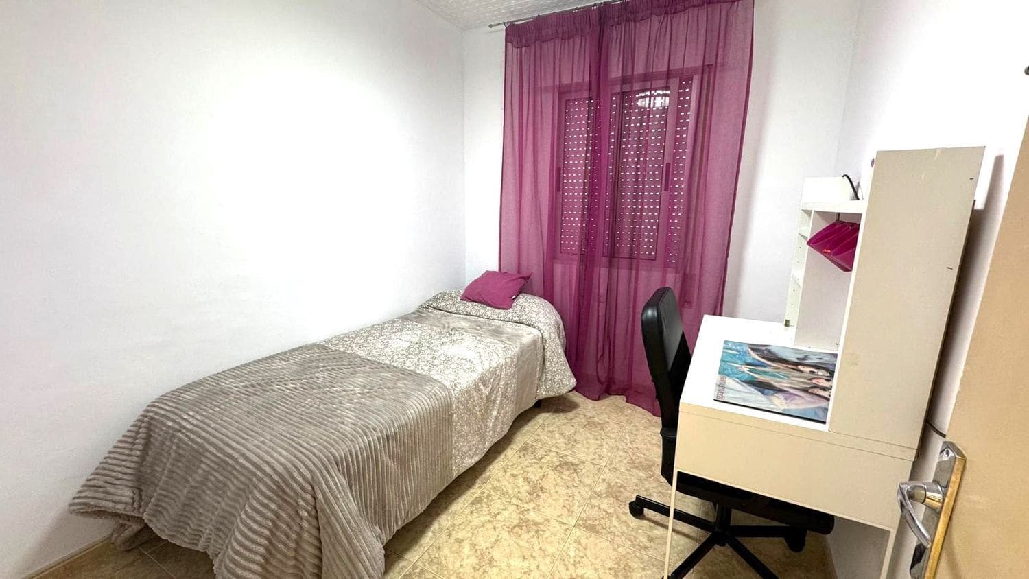 4 Zimmer Apartment zu verkaufen in Estepona mit Garage - 299.000 € (Ref: 9669494)