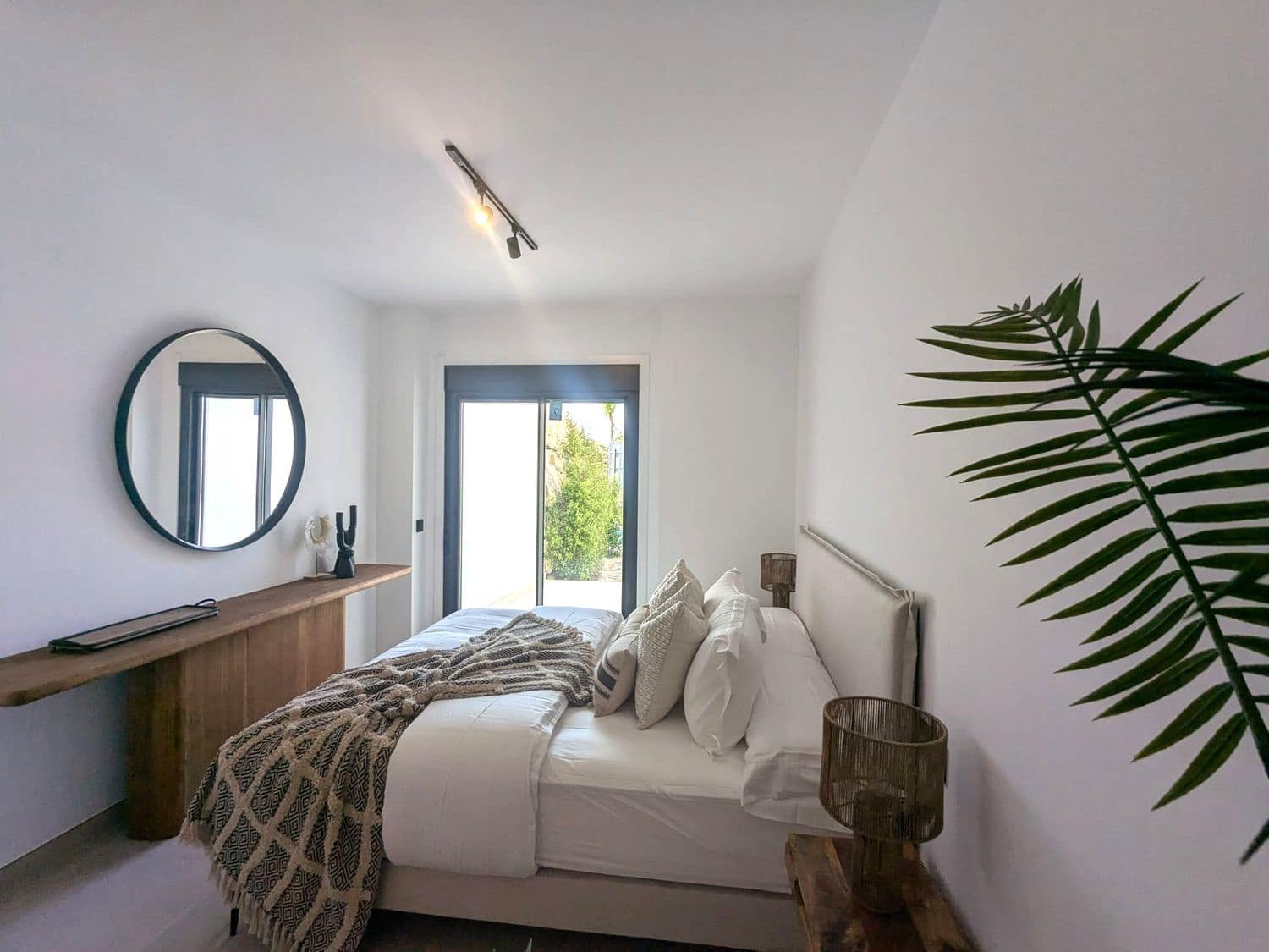 2 soverom Leilighet til salgs i Casares med svømmebasseng garasje - € 448 000 (Ref: 9669495)