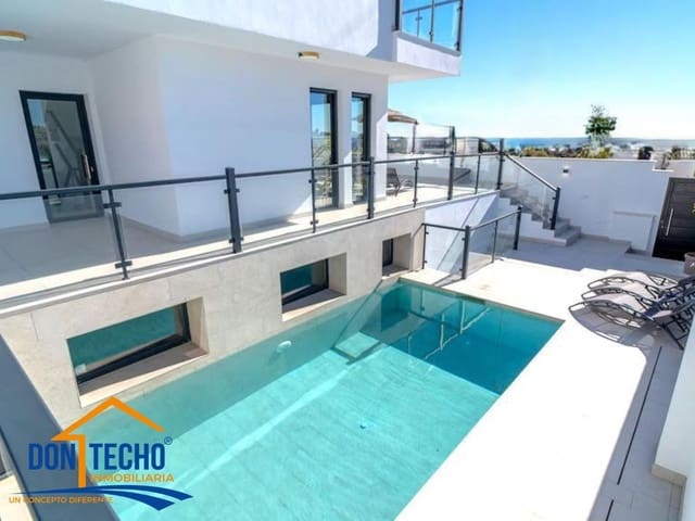 Chalet de 3 habitaciones en Almijara, Nerja en venta con piscina garaje - 829.000 € (Ref: 9669496)