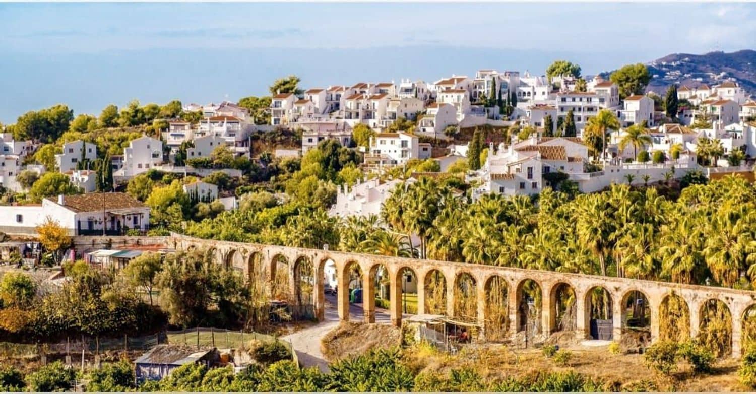 3 bedroom Townhouse for sale in Nerja with pool garage - € 650,000 (Ref: 9669497)