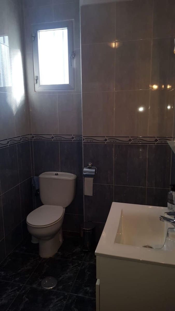 5 slaapkamer Huis te koop in Algarrobo met garage - € 225.000 (Ref: 9669501)