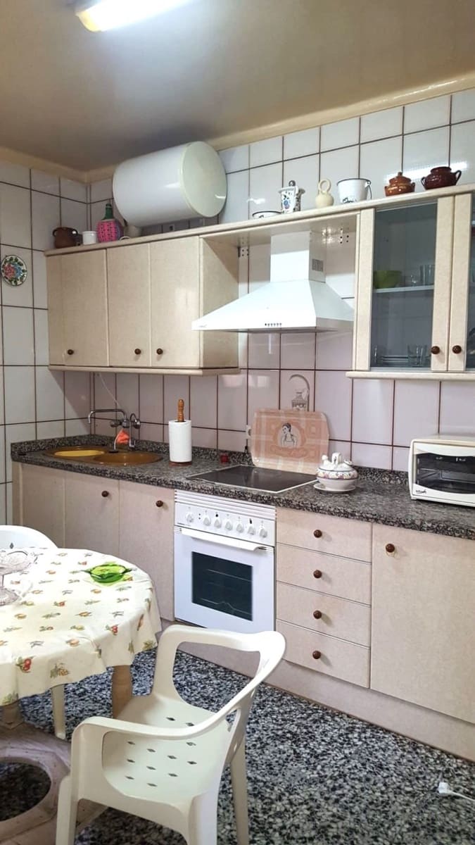 5 slaapkamer Huis te koop in Algarrobo met garage - € 225.000 (Ref: 9669501)