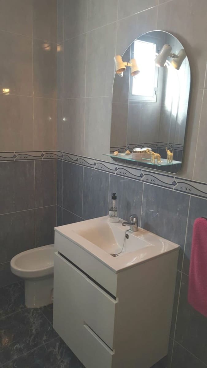 5 slaapkamer Huis te koop in Algarrobo met garage - € 225.000 (Ref: 9669501)