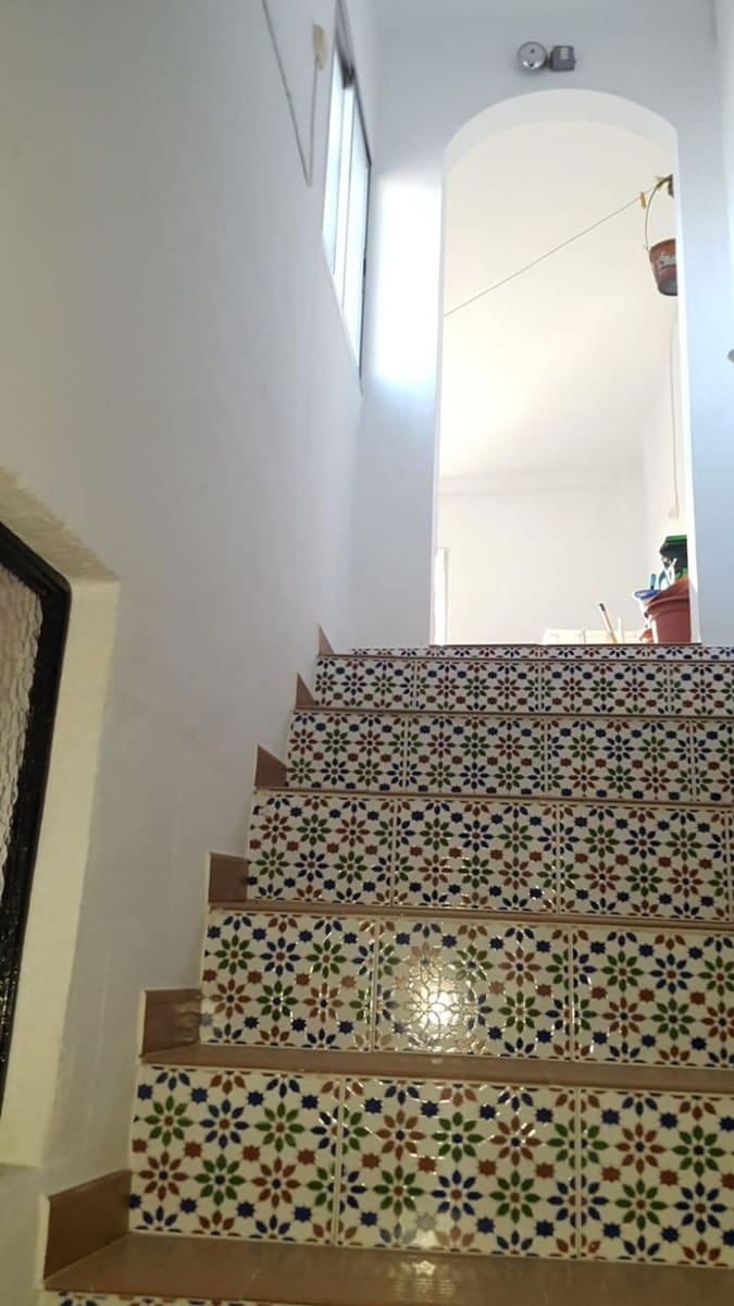 5 slaapkamer Huis te koop in Algarrobo met garage - € 225.000 (Ref: 9669501)