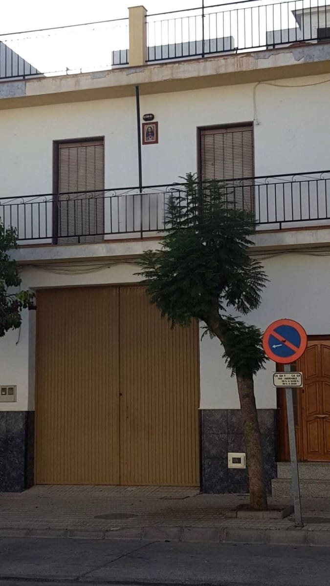 5 slaapkamer Huis te koop in Algarrobo met garage - € 225.000 (Ref: 9669501)