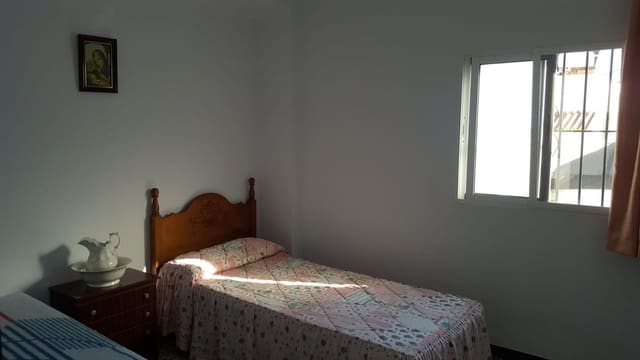 5 slaapkamer Huis te koop in Algarrobo met garage - € 225.000 (Ref: 9669501)