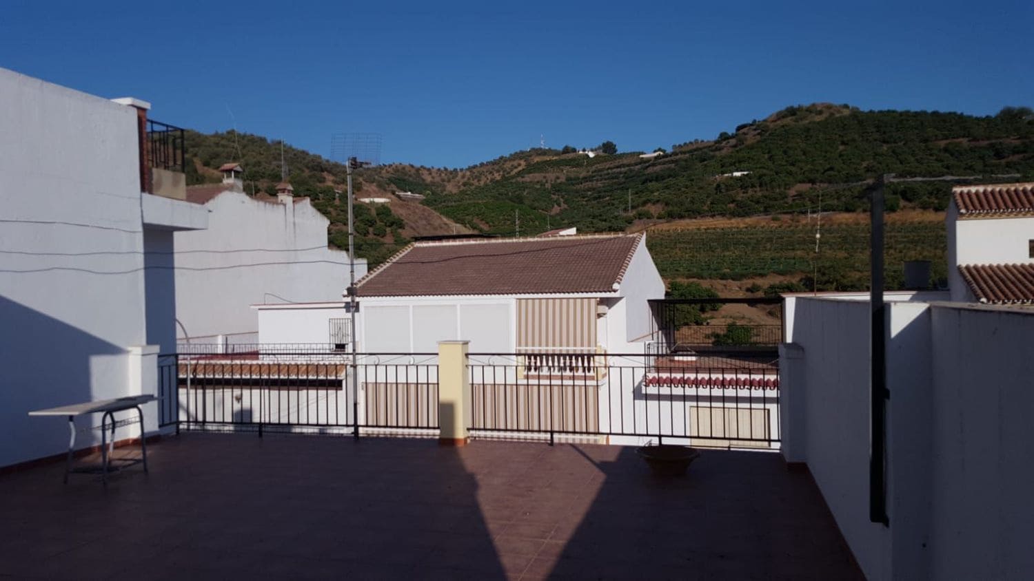 5 slaapkamer Huis te koop in Algarrobo met garage - € 225.000 (Ref: 9669501)