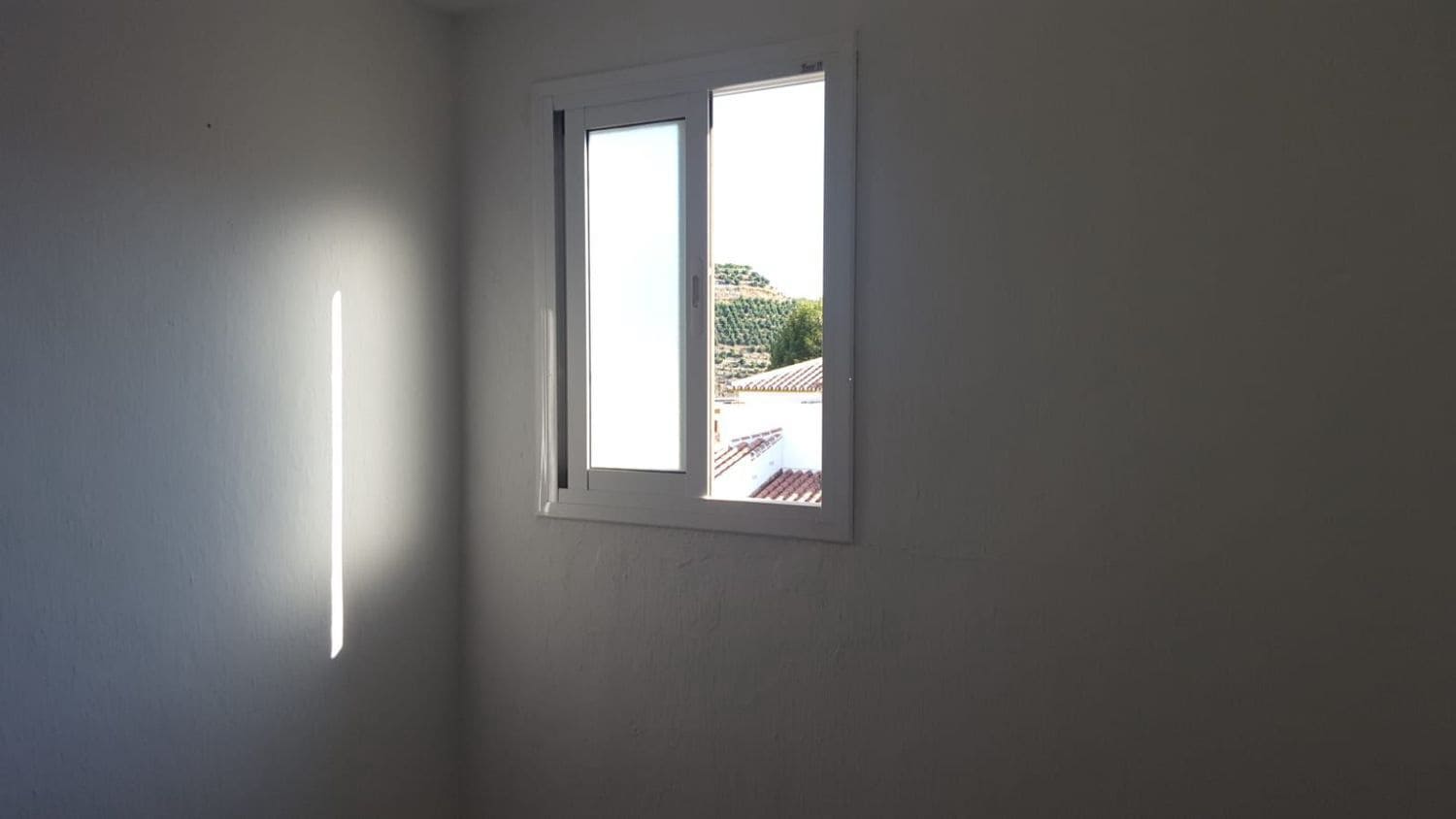 5 slaapkamer Huis te koop in Algarrobo met garage - € 225.000 (Ref: 9669501)