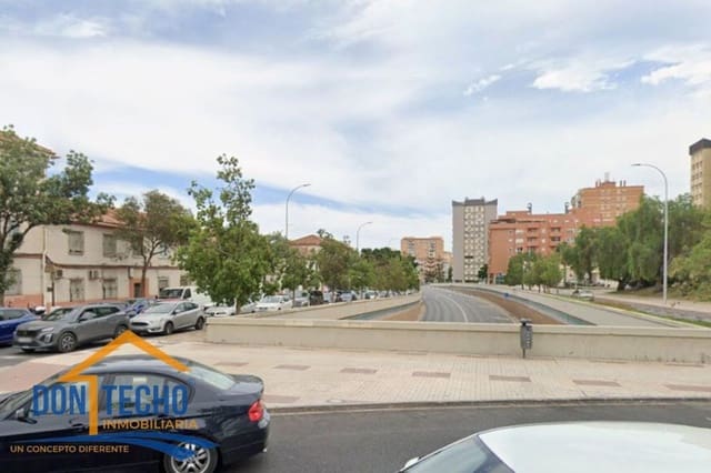 Komercyjne na sprzedaż w La Asuncion, Miasto Málaga - 200 000 € (Ref: 9669509)