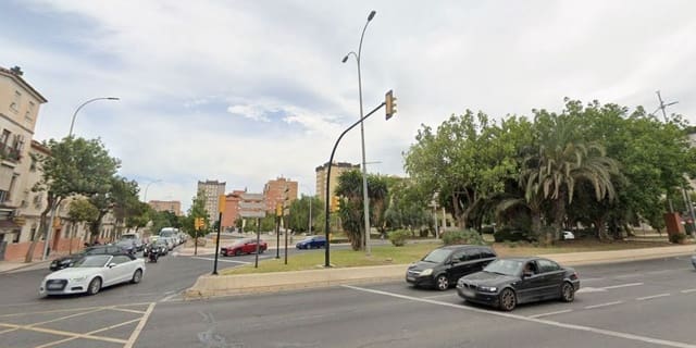 Komercyjne na sprzedaż w La Asuncion, Miasto Málaga - 200 000 € (Ref: 9669509)