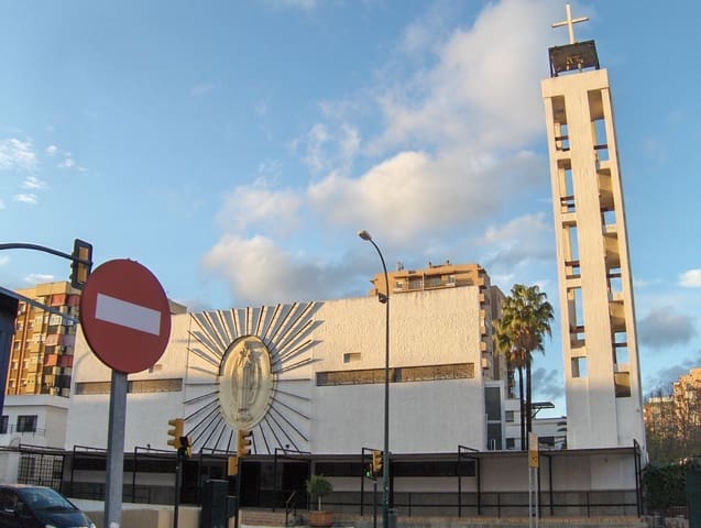 Komercyjne na sprzedaż w La Asuncion, Miasto Málaga - 200 000 € (Ref: 9669509)