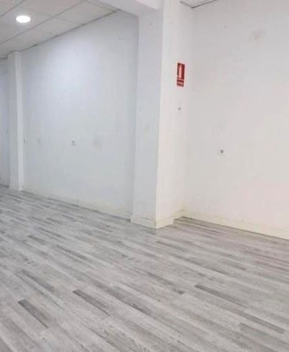 Comercial para venda em Rincon de la Victoria - 320 000 € (Ref: 9669510)