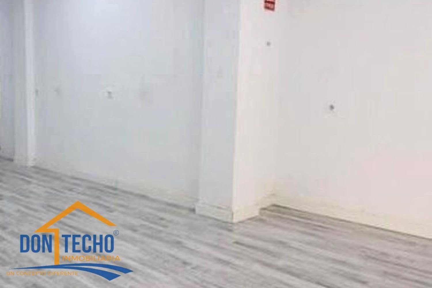 Comercial para venda em Rincon de la Victoria - 320 000 € (Ref: 9669510)