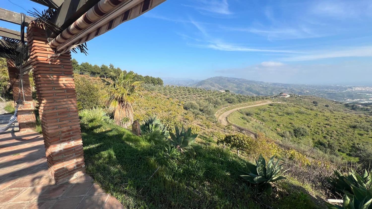 2 bedroom Finca/Country House for sale in Velez-Malaga with pool garage - € 420,000 (Ref: 9669513)