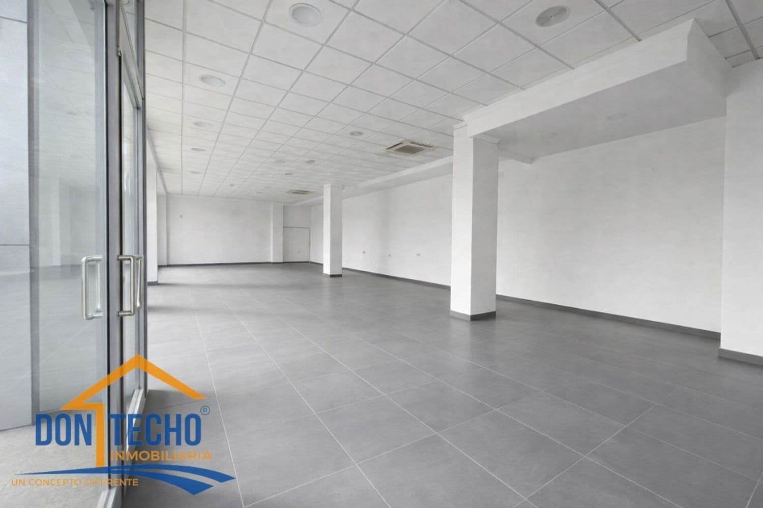 Kaupallinen myytävänä paikassa Velez-Malaga - 250 000 € (Ref: 9669515)