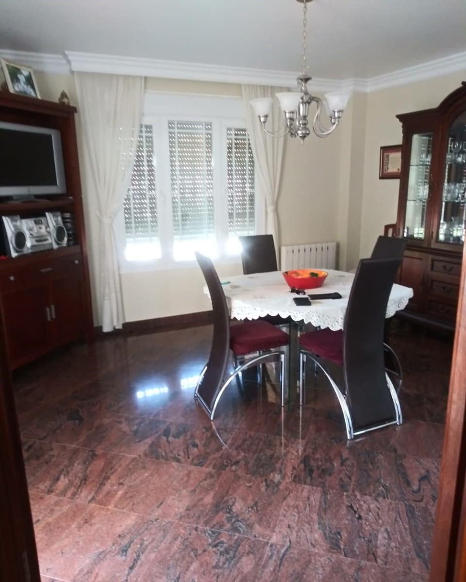 Chalet de 3 habitaciones en Dílar en venta con piscina garaje - 599.000 € (Ref: 9669524)