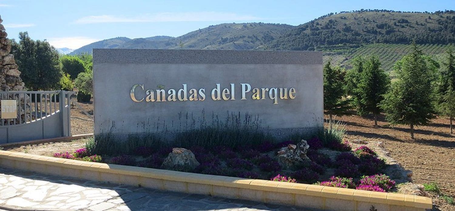 Chalet de 3 habitaciones en Dílar en venta con piscina garaje - 599.000 € (Ref: 9669524)