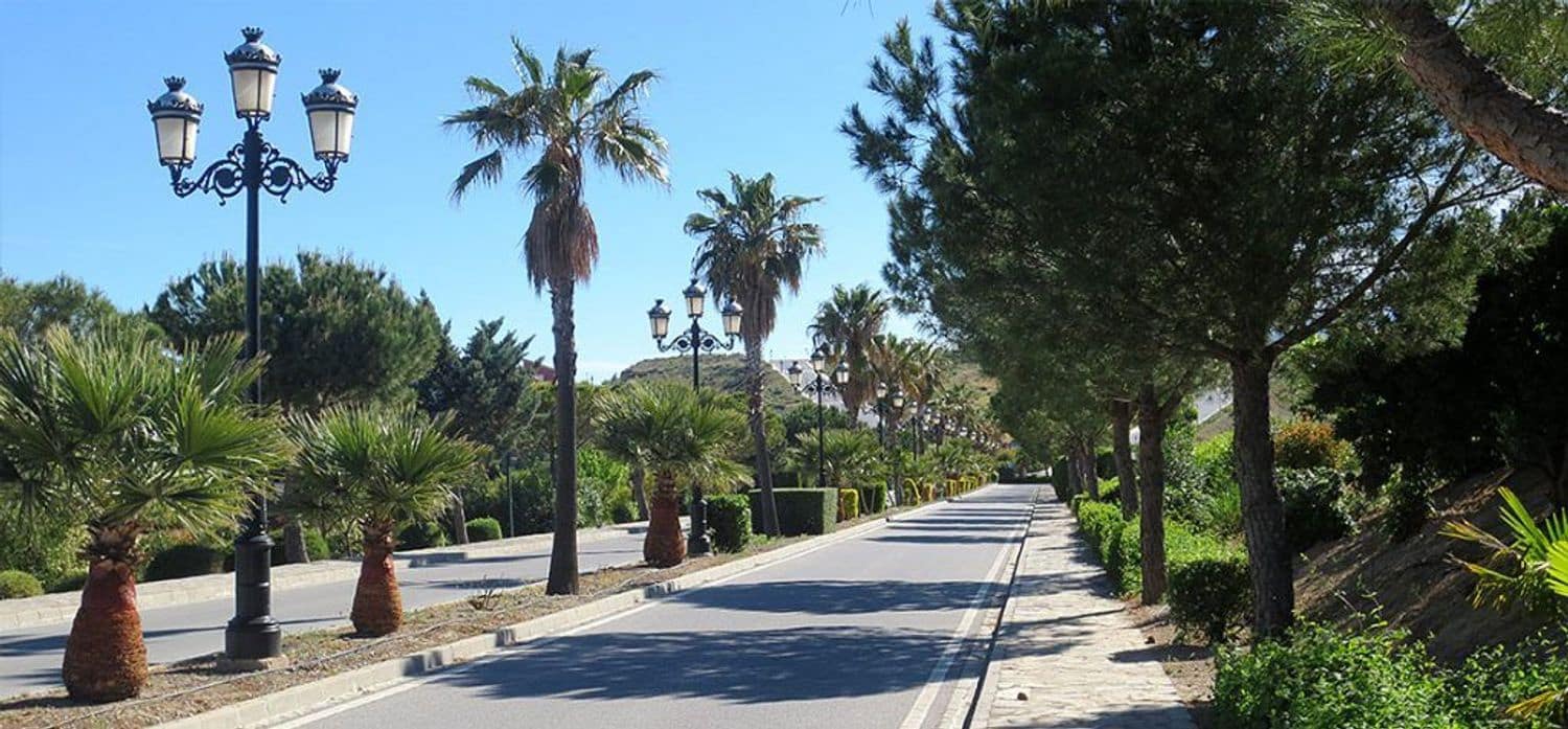 Chalet de 3 habitaciones en Dílar en venta con piscina garaje - 599.000 € (Ref: 9669524)