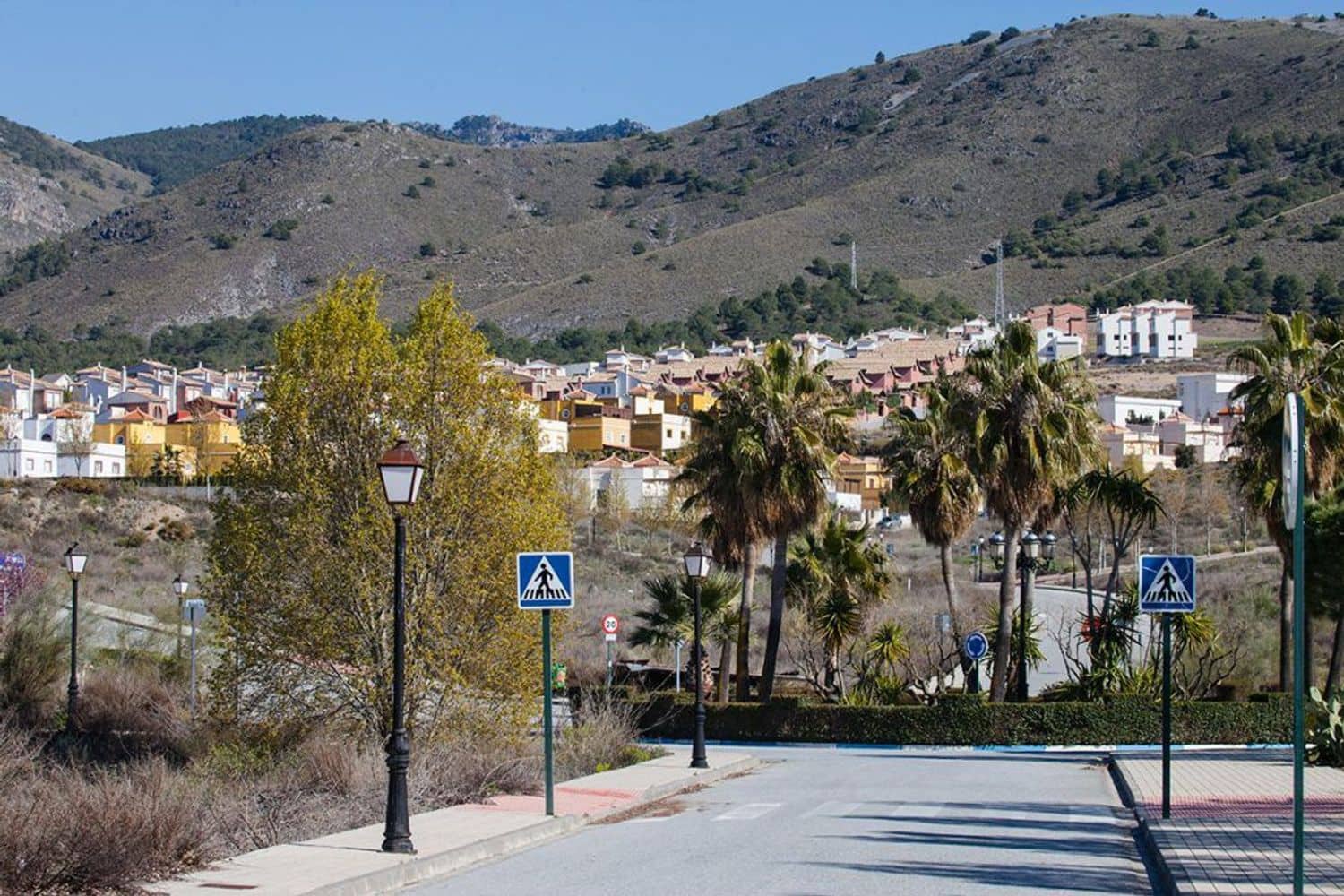 Chalet de 3 habitaciones en Dílar en venta con piscina garaje - 599.000 € (Ref: 9669524)