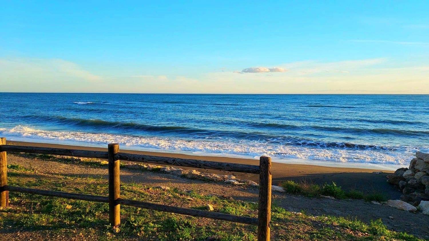 2 bedroom Apartment for sale in Chilches with garage - € 410,000 (Ref: 9669526)