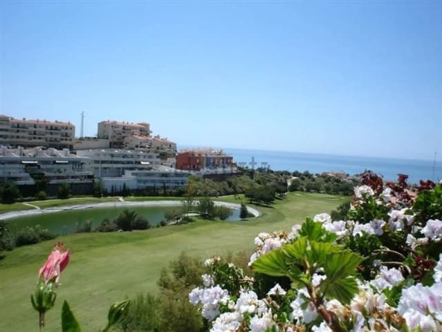 Grunde uden byggetilladelser til salg i Torre de Benagalbon, Rincón de la Victoria - € 4.950.000 (Ref: 9669531)