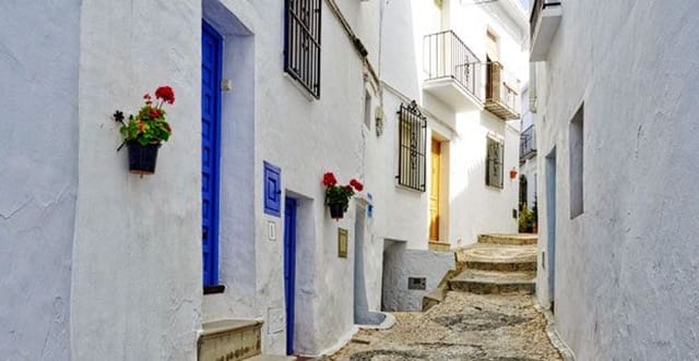 Grunde uden byggetilladelser til salg i Torrox Pueblo, Torrox - € 677.000 (Ref: 9669532)