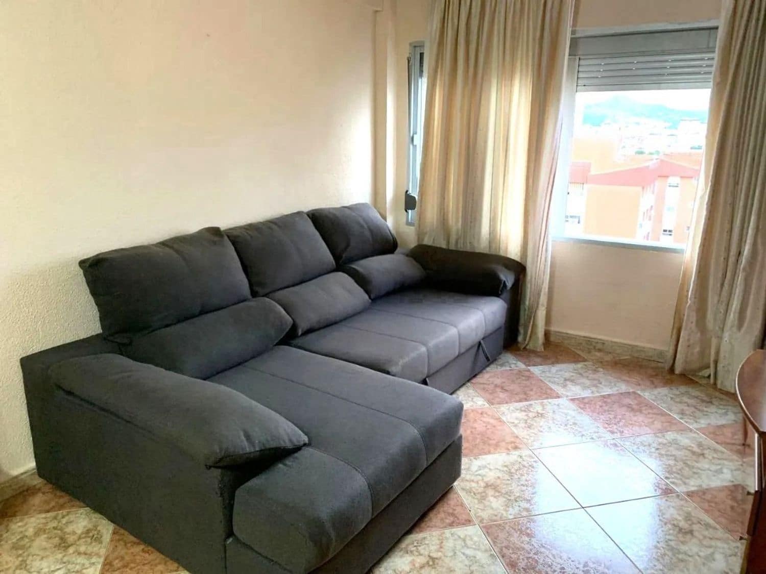 3 makuuhuone Huoneisto myytävänä paikassa Malaga kaupunki mukana 
autotalli - 270 000 € (Ref: 9669534)