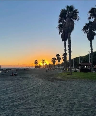 3 soverom Leilighet til salgs i El Palo, Málaga by med svømmebasseng garasje - € 650 000 (Ref: 9669847)