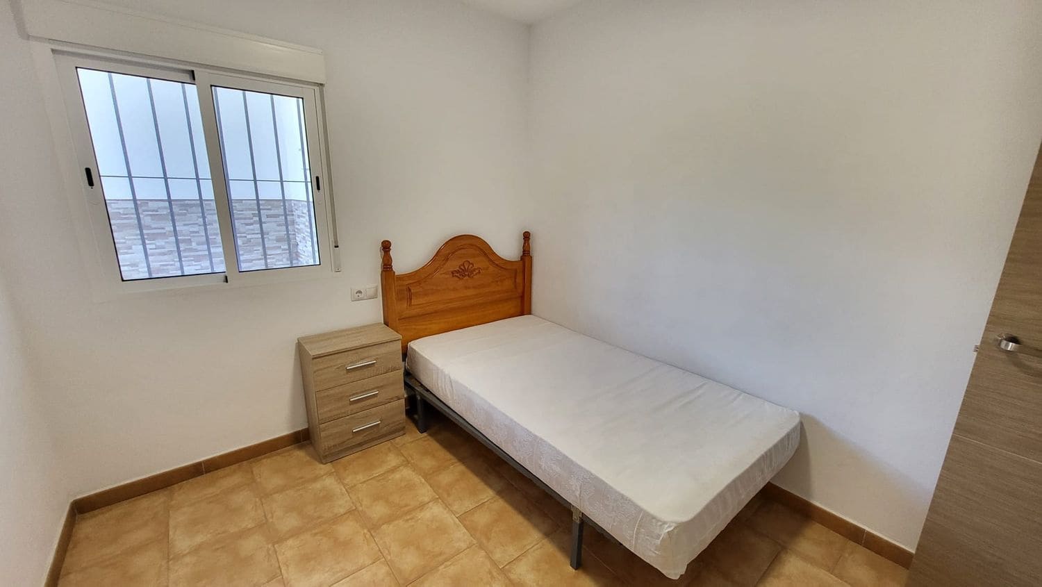 2 soveværelse Lejlighed til leje i Moclinejo med garage - € 600 (Ref: 9669848)