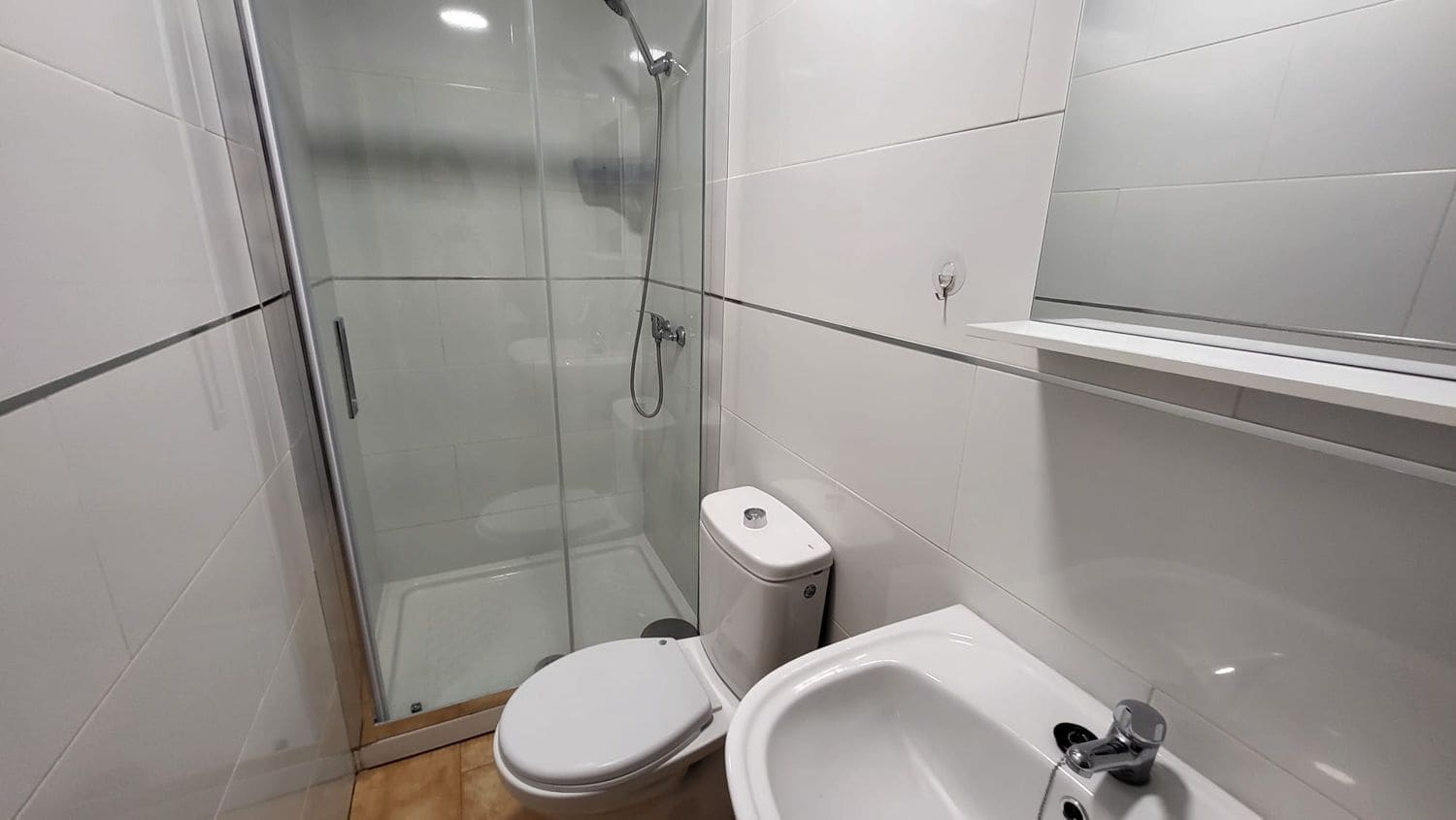 2 soveværelse Lejlighed til leje i Moclinejo med garage - € 600 (Ref: 9669848)