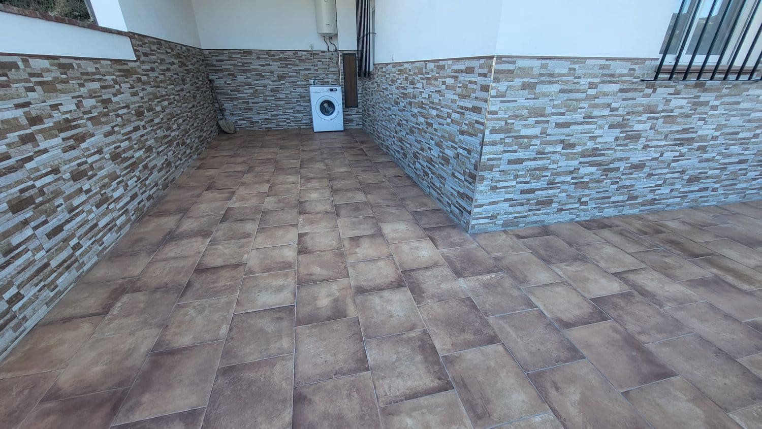 2 soveværelse Lejlighed til leje i Moclinejo med garage - € 600 (Ref: 9669848)