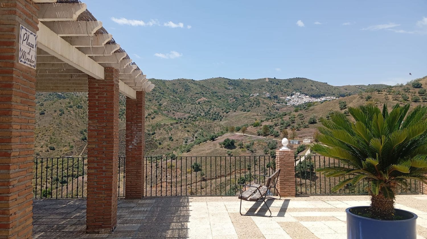 2 soveværelse Lejlighed til leje i Moclinejo med garage - € 600 (Ref: 9669848)