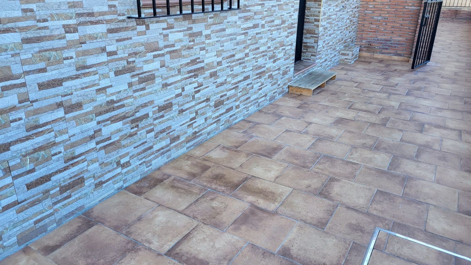 2 soveværelse Lejlighed til leje i Moclinejo med garage - € 600 (Ref: 9669848)