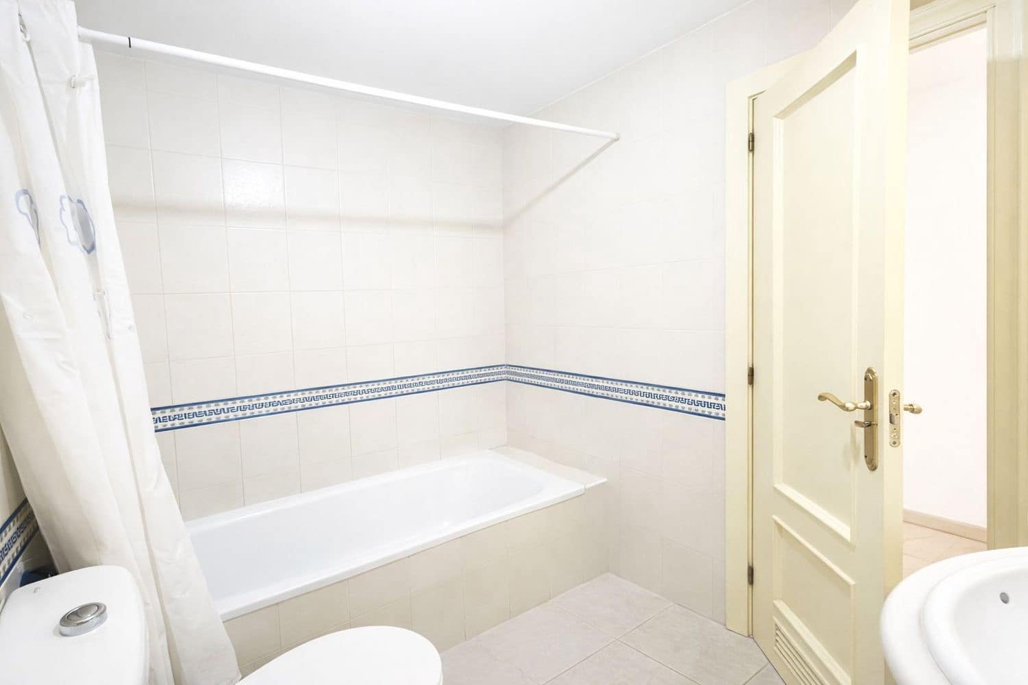 3 Zimmer Apartment zu verkaufen in Nerja mit Garage - 380.000 € (Ref: 9673750)