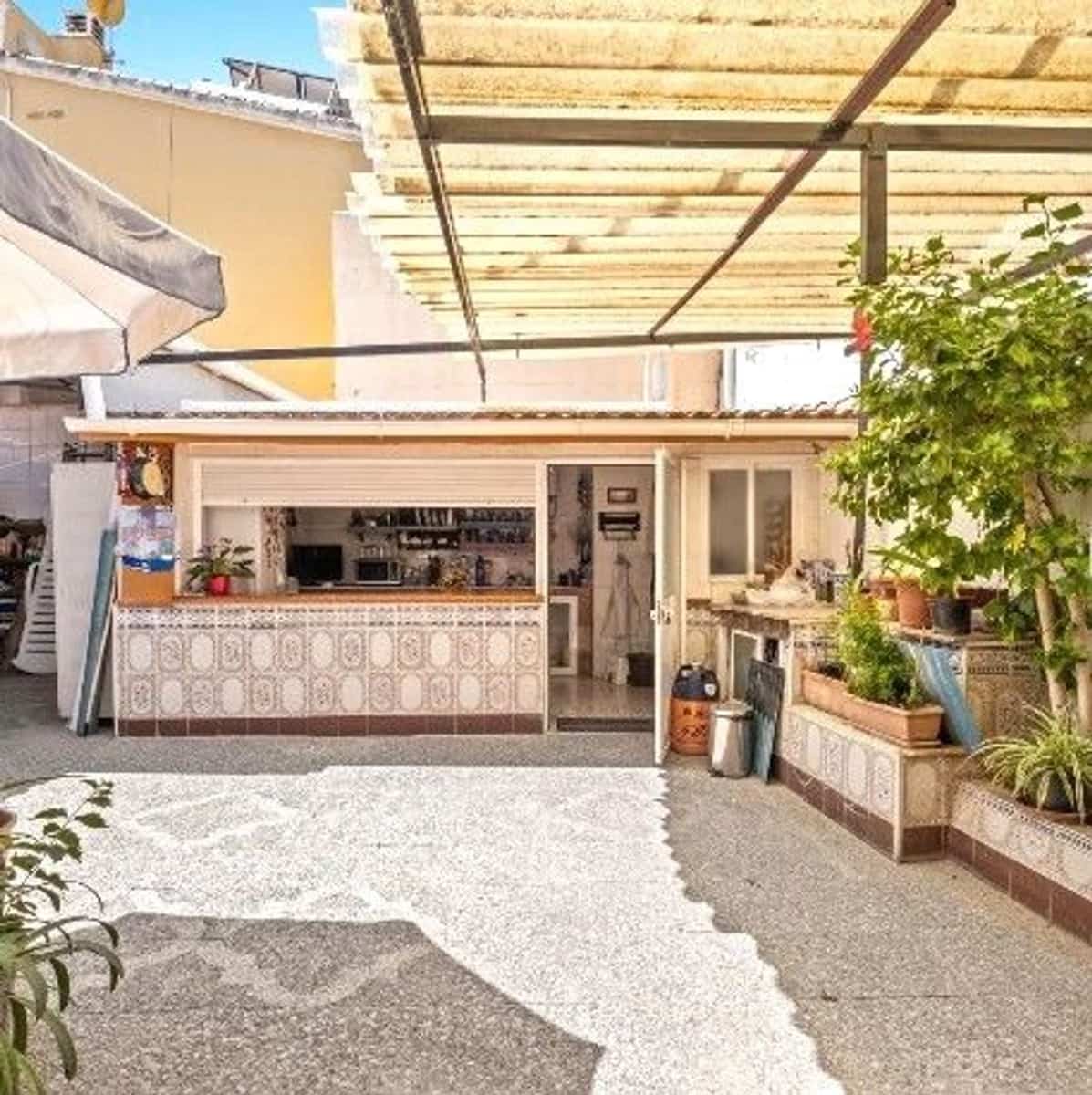 2 bedroom Villa for sale in Alhaurin de la Torre with garage - € 320,000 (Ref: 9676809)